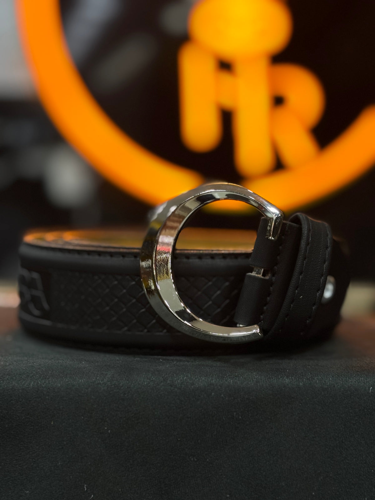 CINTURON CUADRA FORMAL PIEL DE RES NEGRO