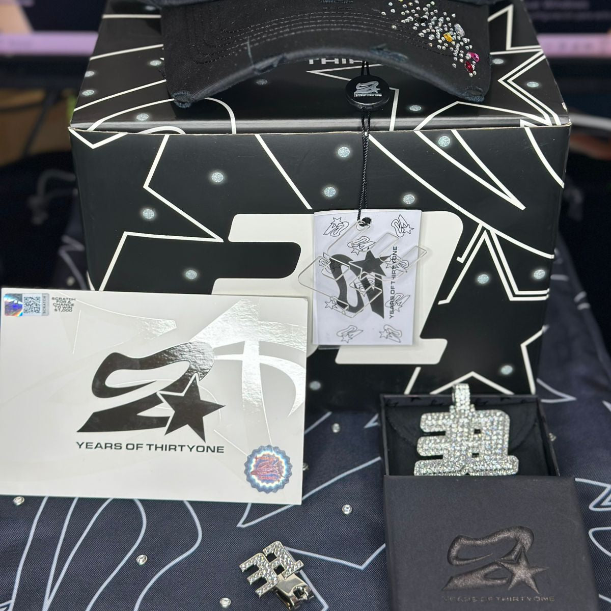 31 HATS "JEWERLY DISTRICT" 2DO AIVERSARIO (FULL SET)
